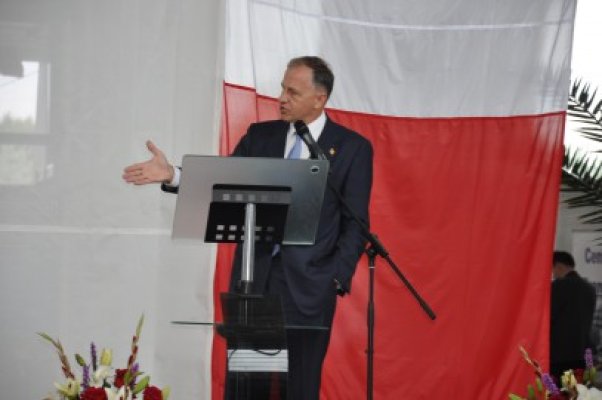 Senatorul Mircea Geoană a ţinut un discurs politic în Mamaia... cu mâna în buzunar